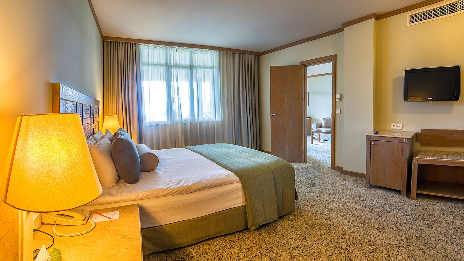 rooms-suite-room