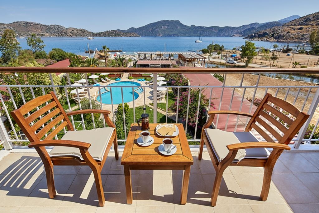 rooms-deluxe-room-sea-view