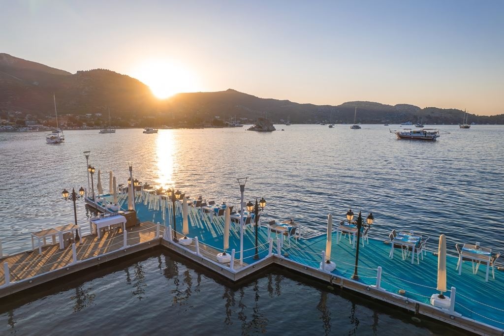 restaurants-fi-light-pier-restaurant