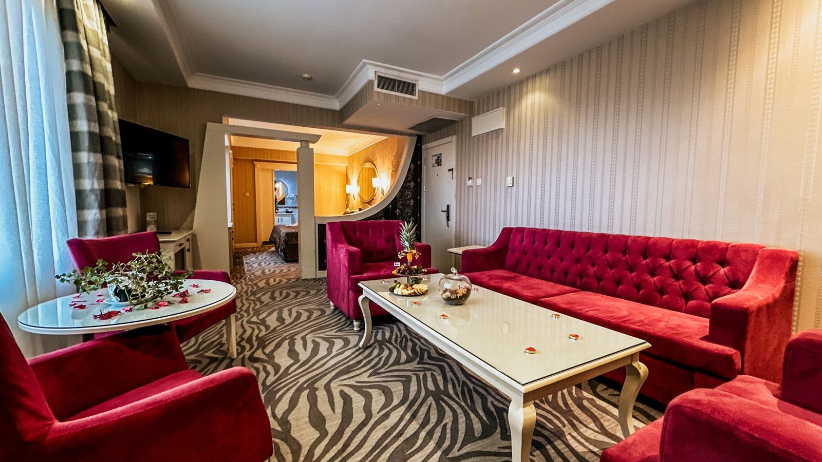 rooms-grand-suit