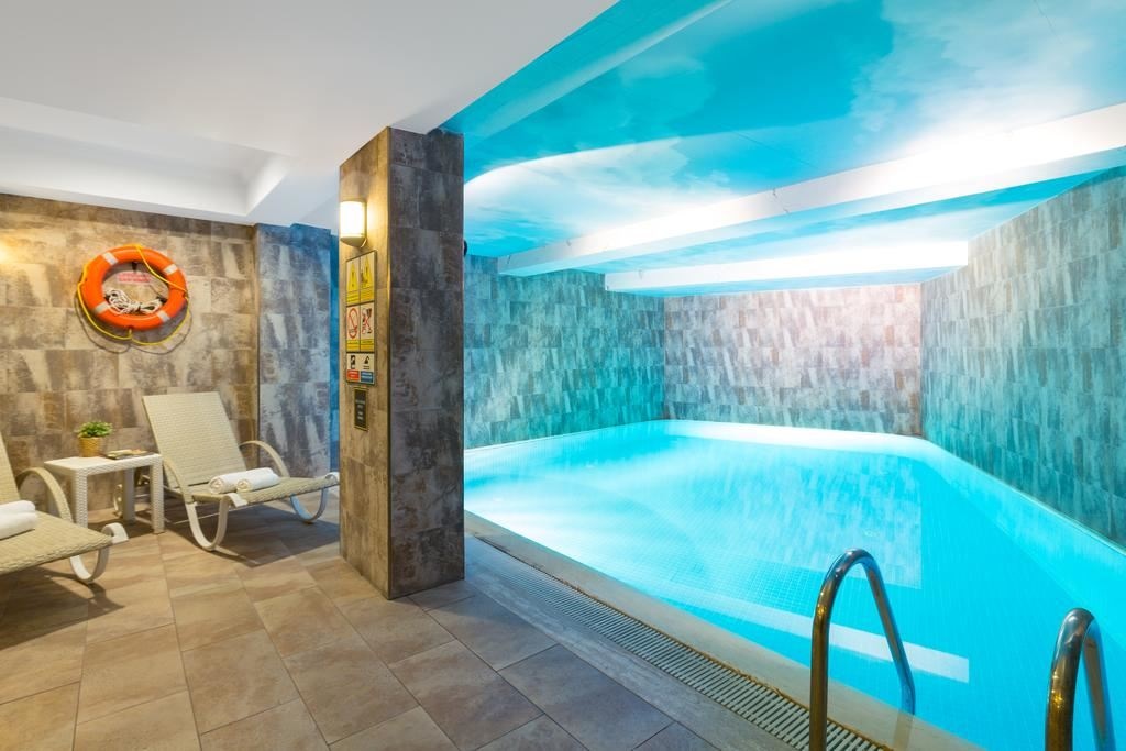 pools-indoor-pool