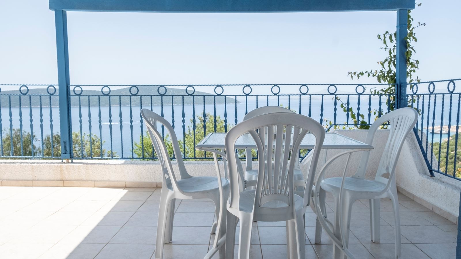 rooms-club-family-room