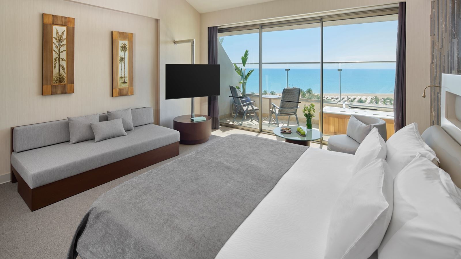 rooms-family-suite-roof-land