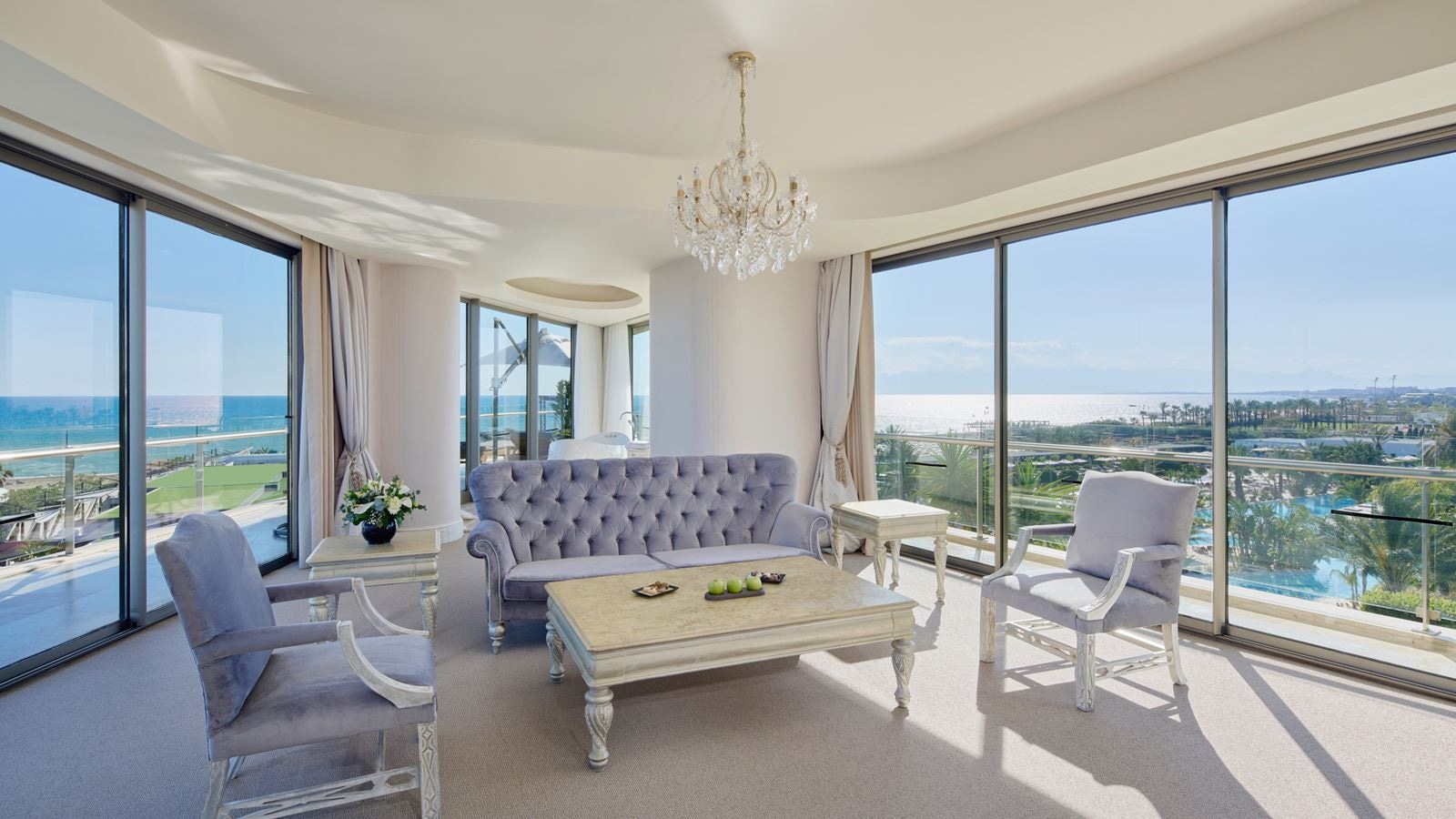 rooms-royal-deluxe-suite