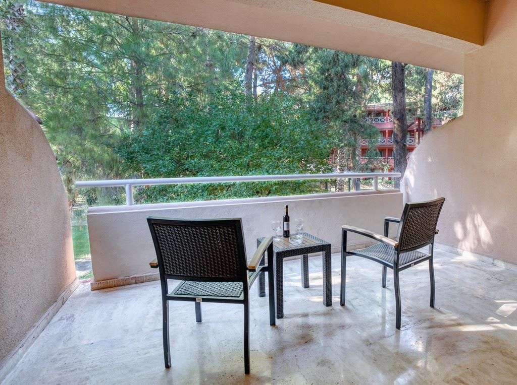 rooms-deluxe-family-room