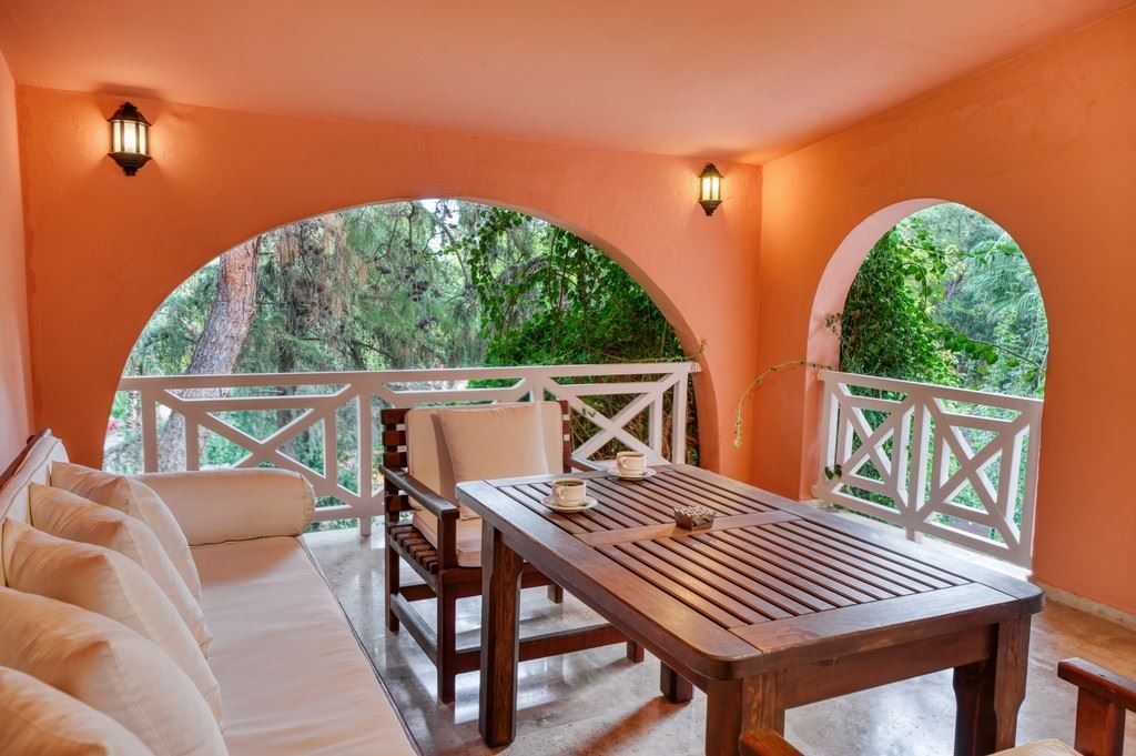 rooms-honeymoon-room