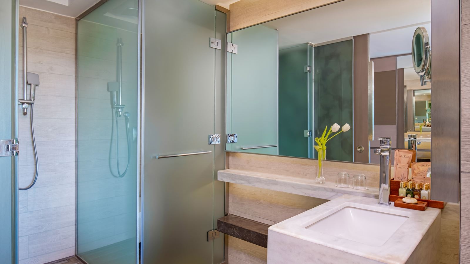 rooms-deluxe-sea-view