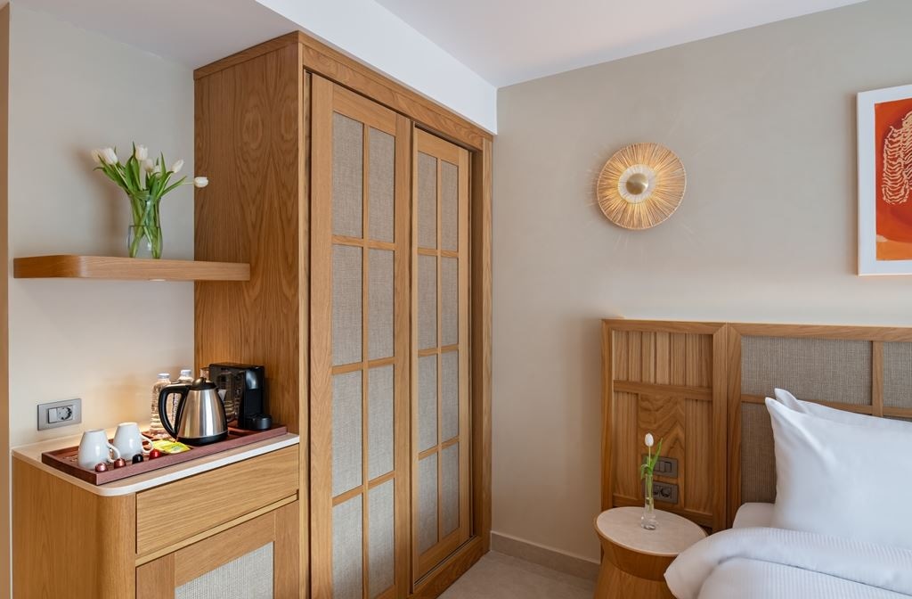 rooms-deluxe-family-suite-garden-view