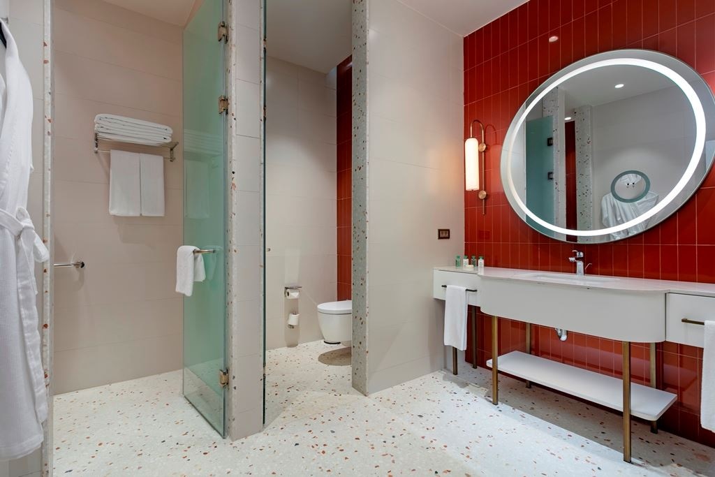 rooms-lagoon-beach-swim-up