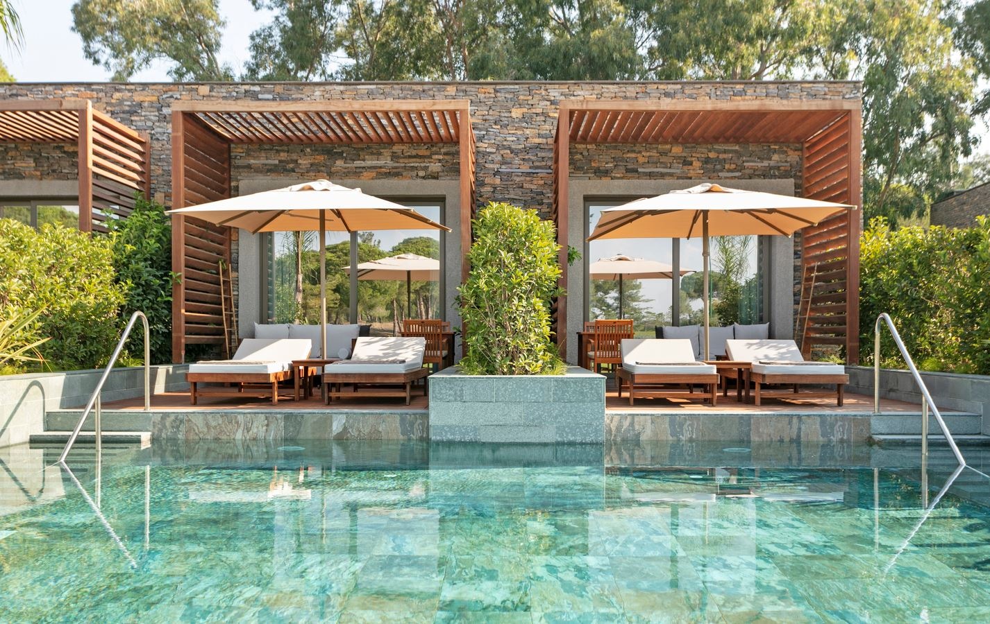 rooms-lagoon-golf-family-swim-up