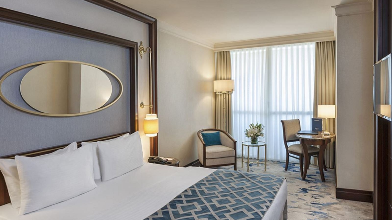 rooms-deluxe-room