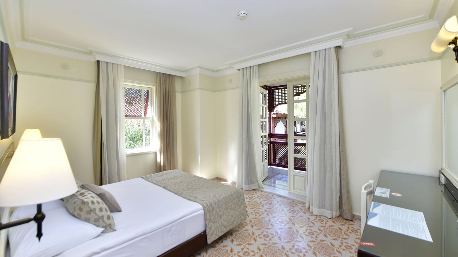 rooms-standard-family-room