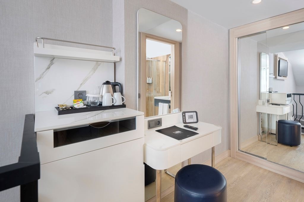 rooms-dublex-family-land-view-room