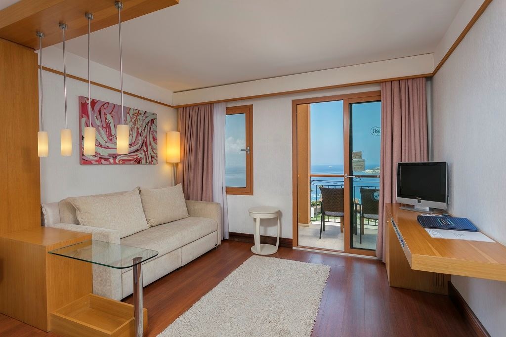 rooms-standart-large-room-seaview