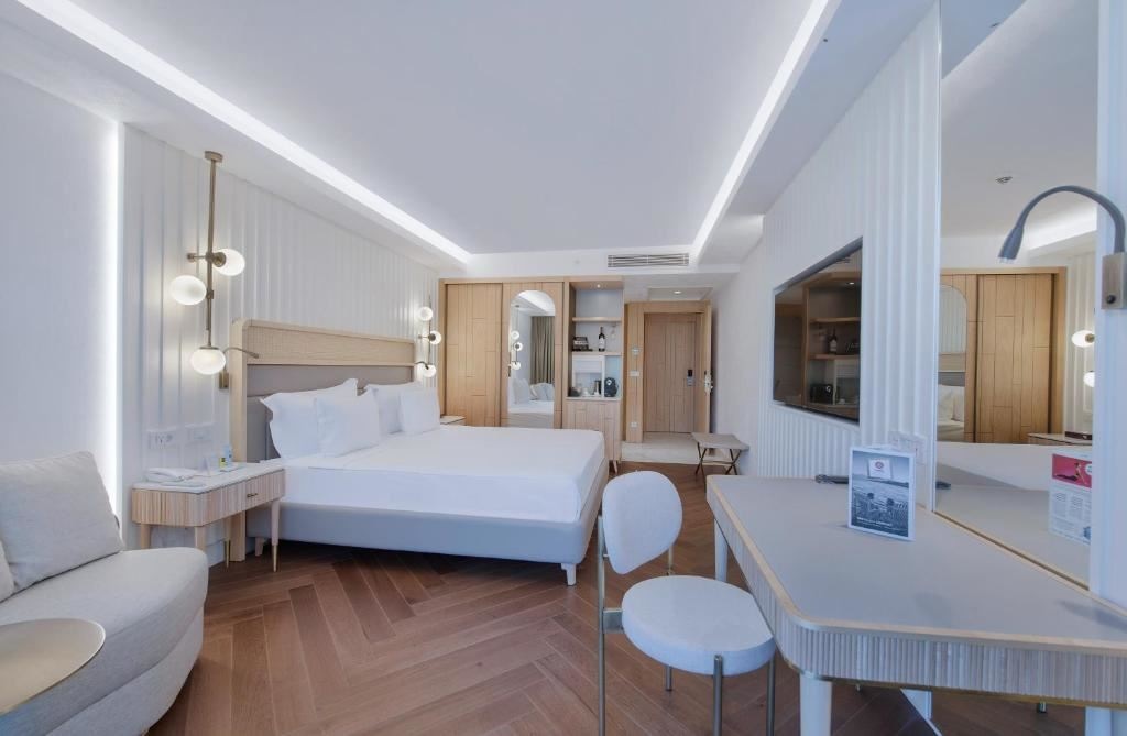 rooms-deluxe-family-suite-swimup