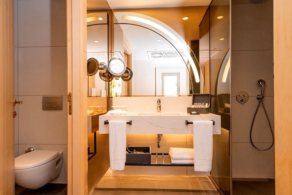 rooms-deluxe-lagoon-room