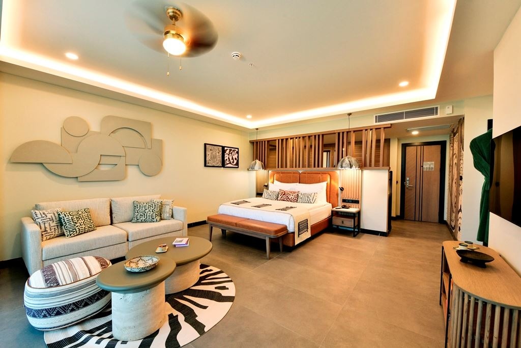 rooms-superior-jacuzzi-swim-up-sea-view