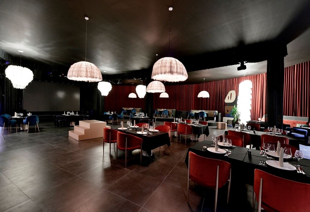 restaurants-lumière-cabaret-16+