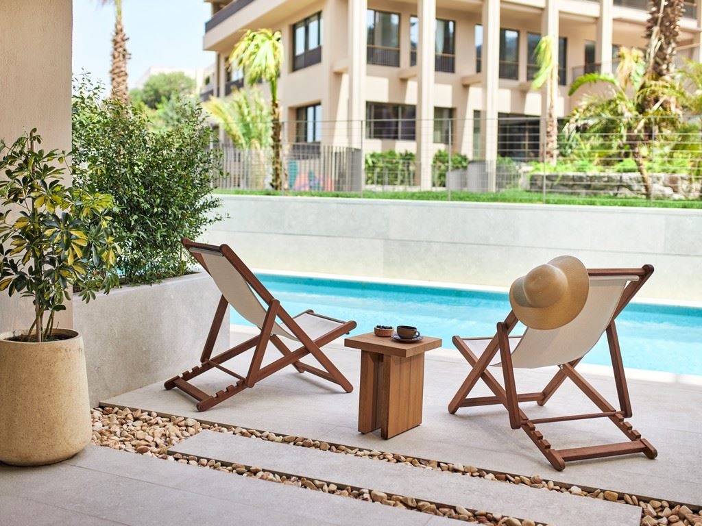 rooms-platinum-swim-up-king-with-pool-view