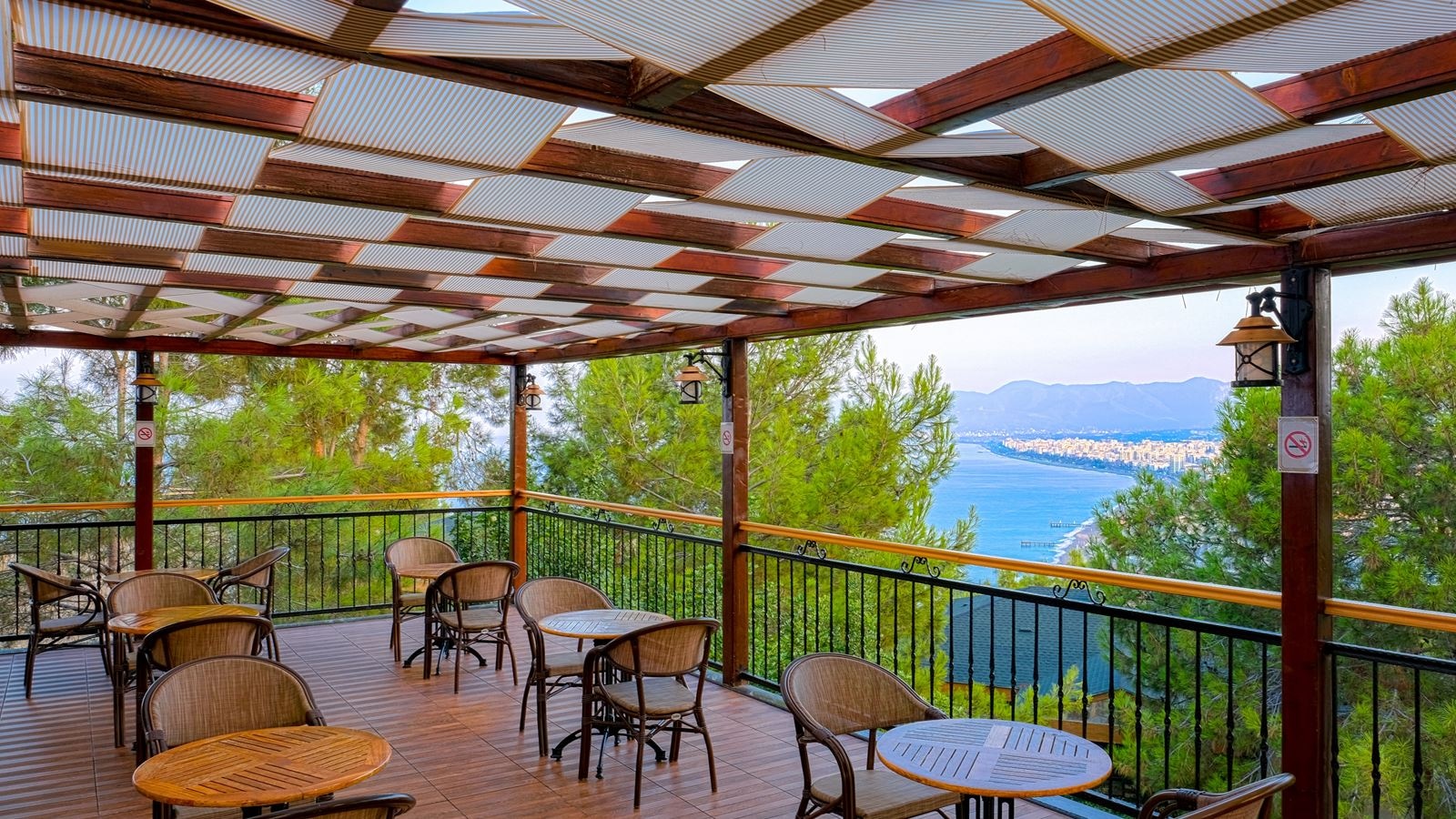 bars-aqua-bar