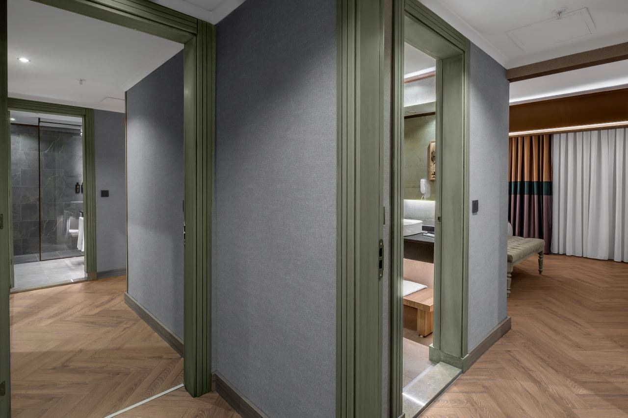 rooms-corner-suite-room