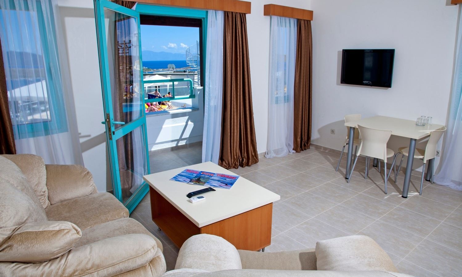 rooms-family-rooms