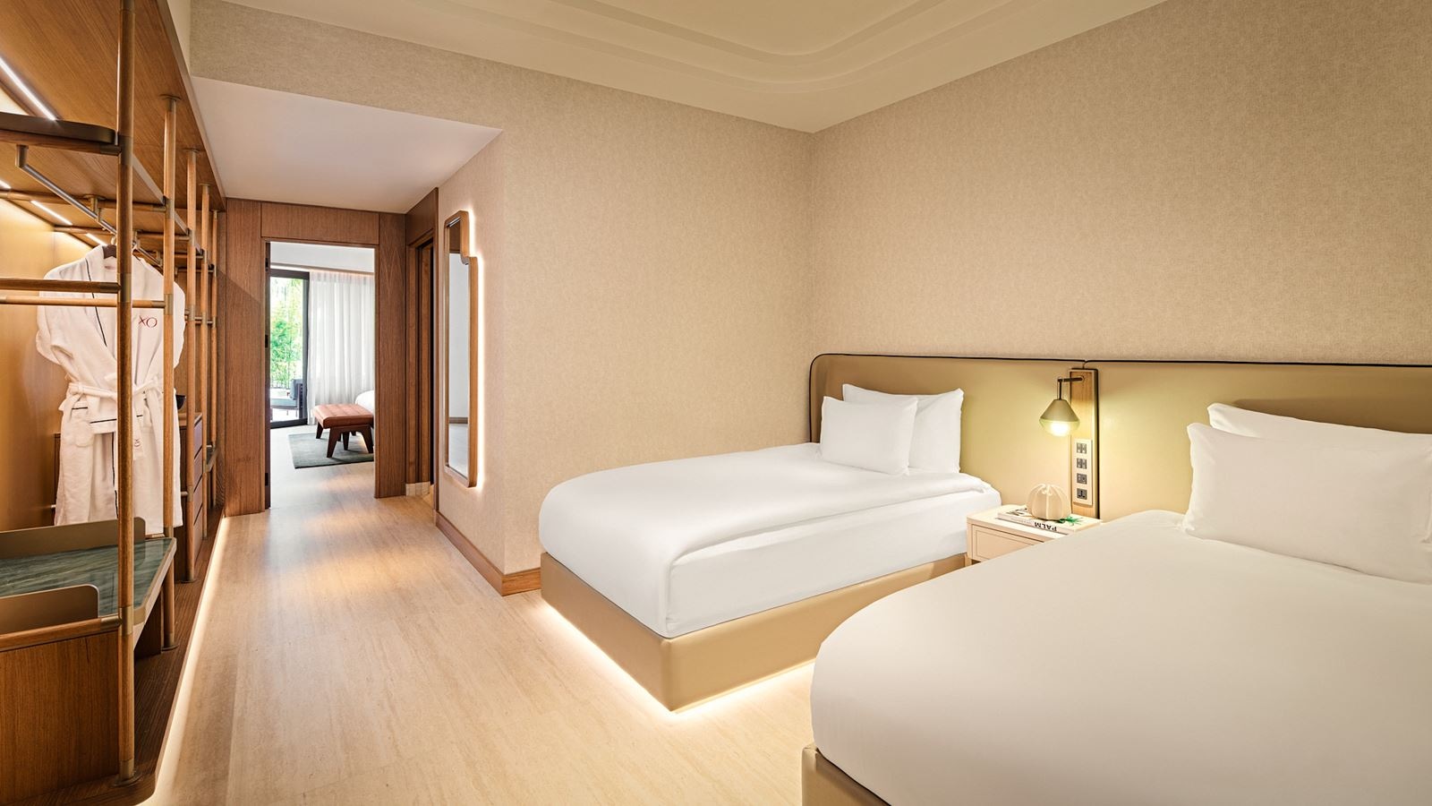 rooms-resort-family-room-mix-zone