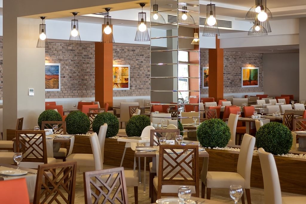 restaurants-main-restaurant--terrace