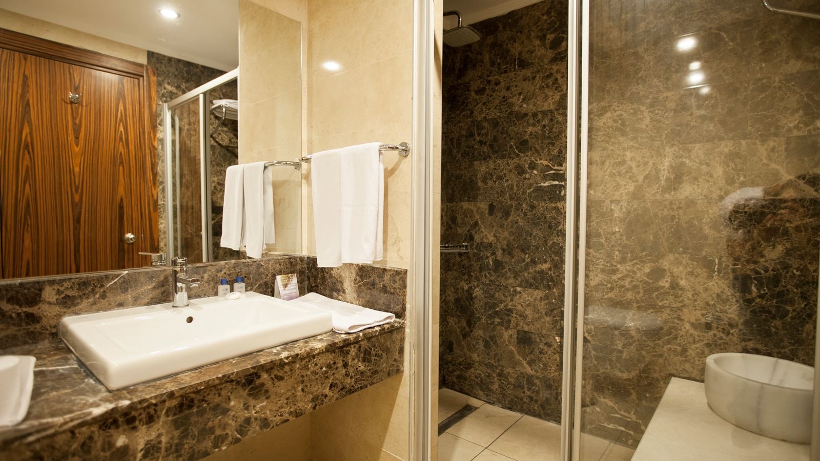 rooms-standard-room
