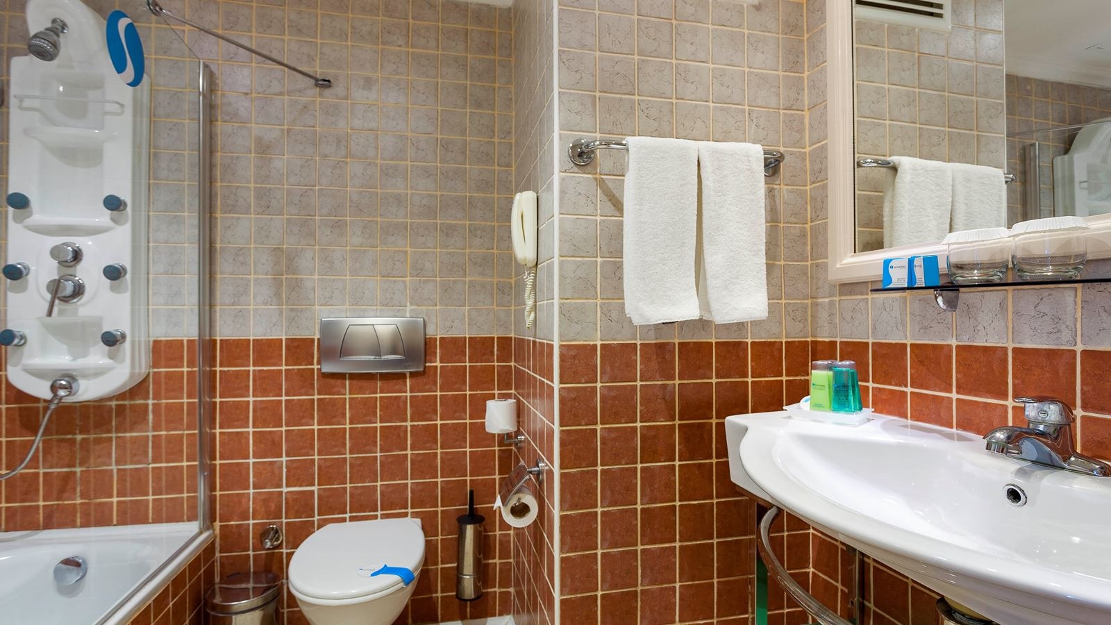 rooms-hotel-standard-room-without-balcony