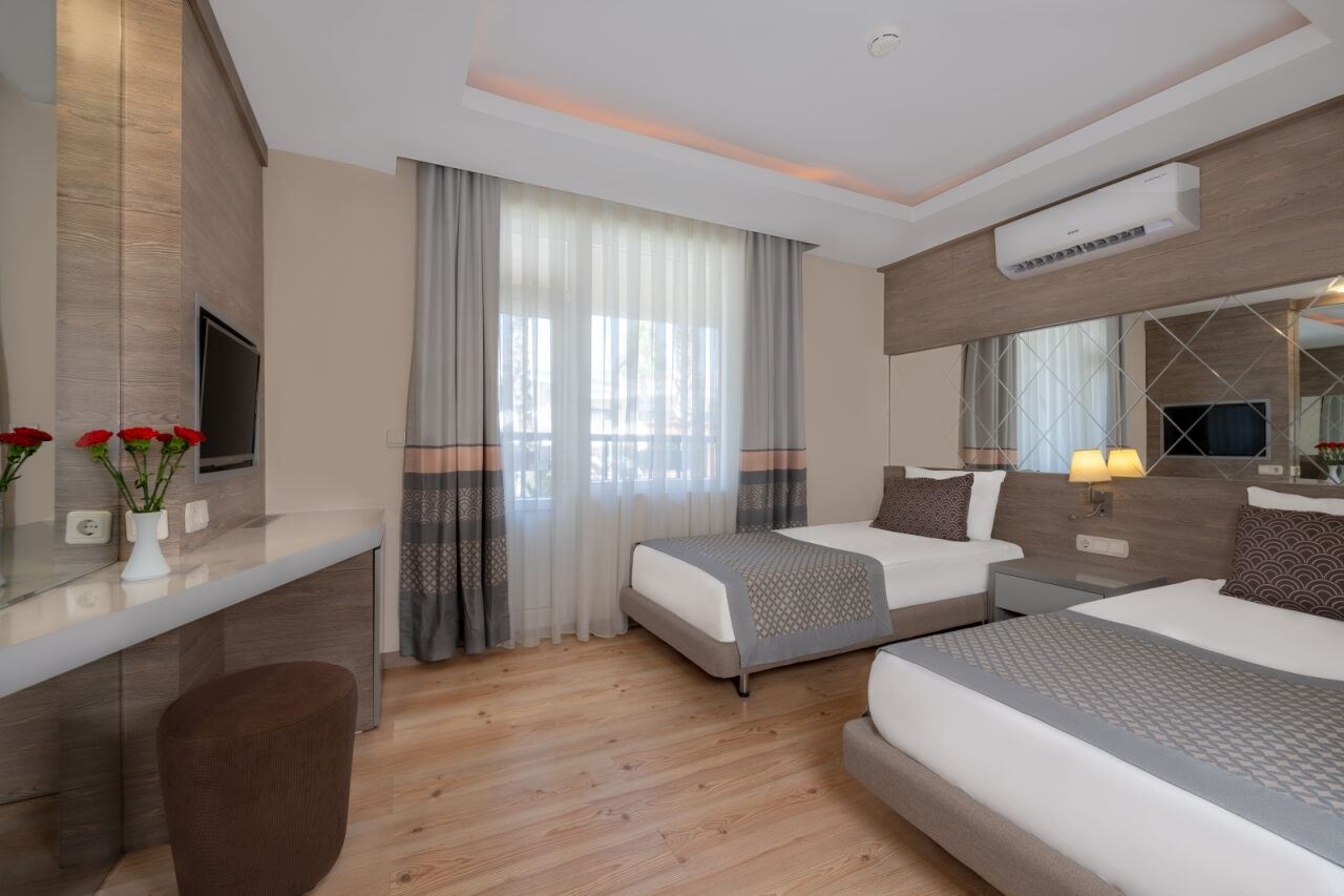 rooms-park-villa-family-room-3