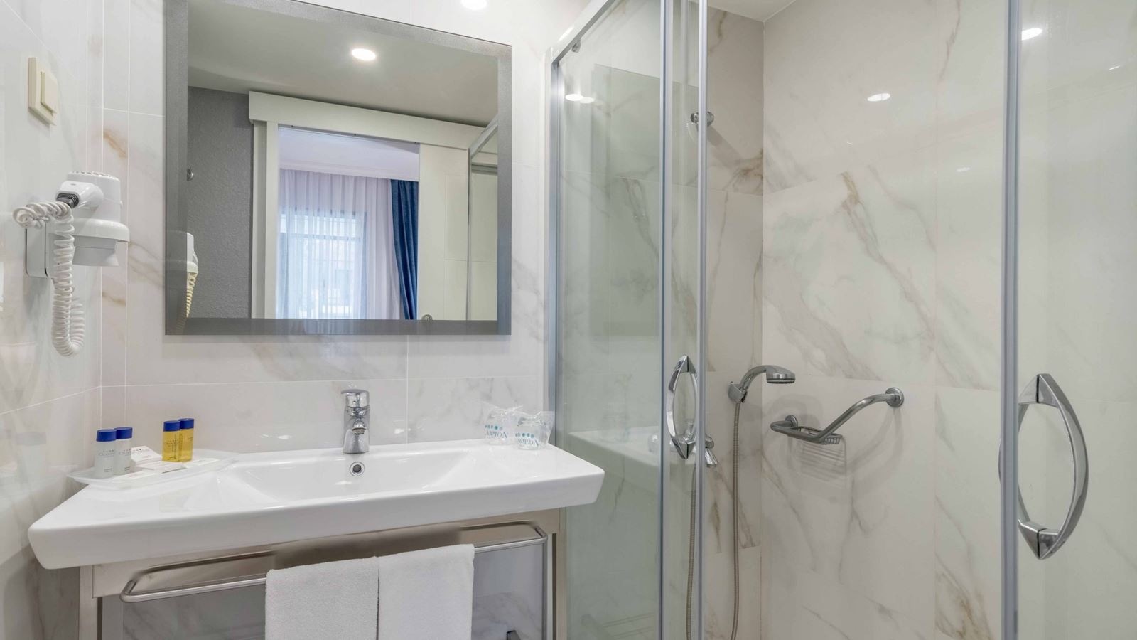 rooms-family-suite