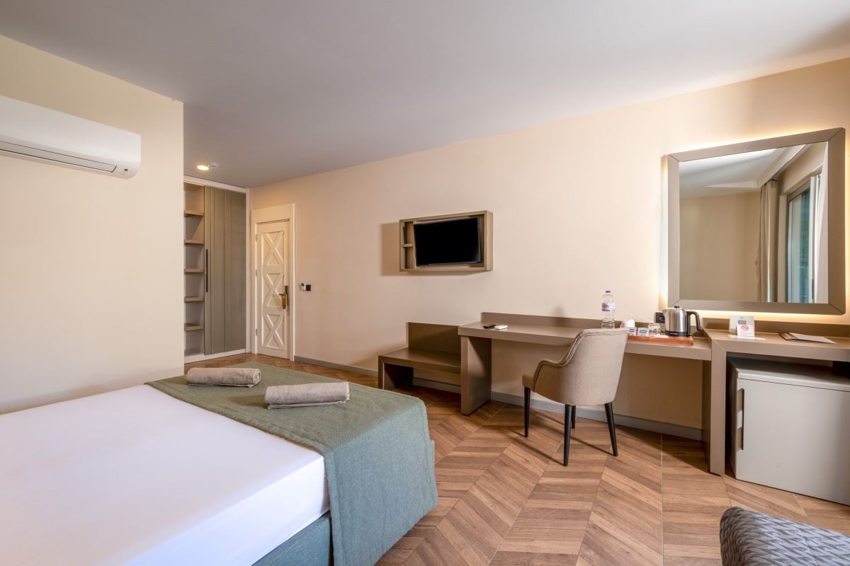 rooms-standart-room-land-view