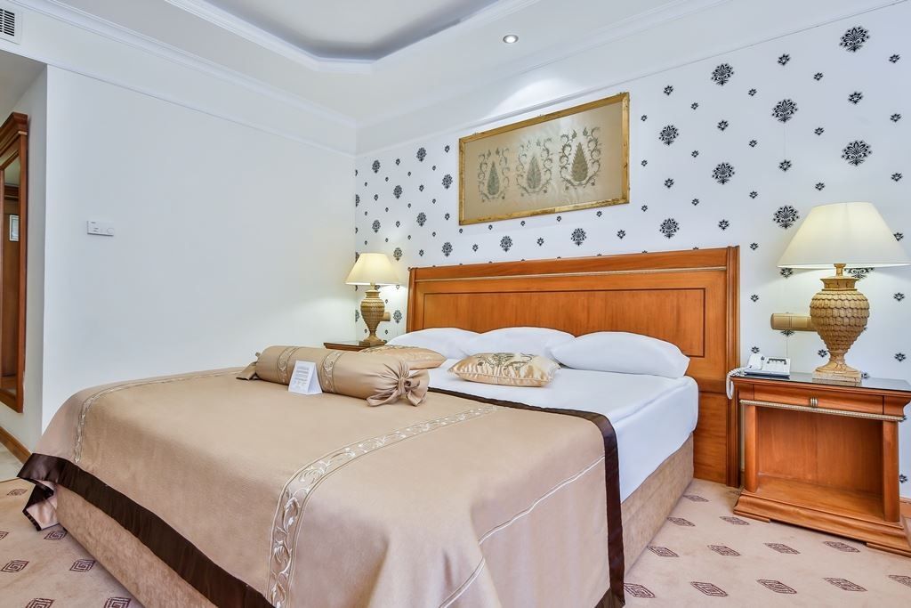 rooms-club-room-forest-view-istanbul--roma-street