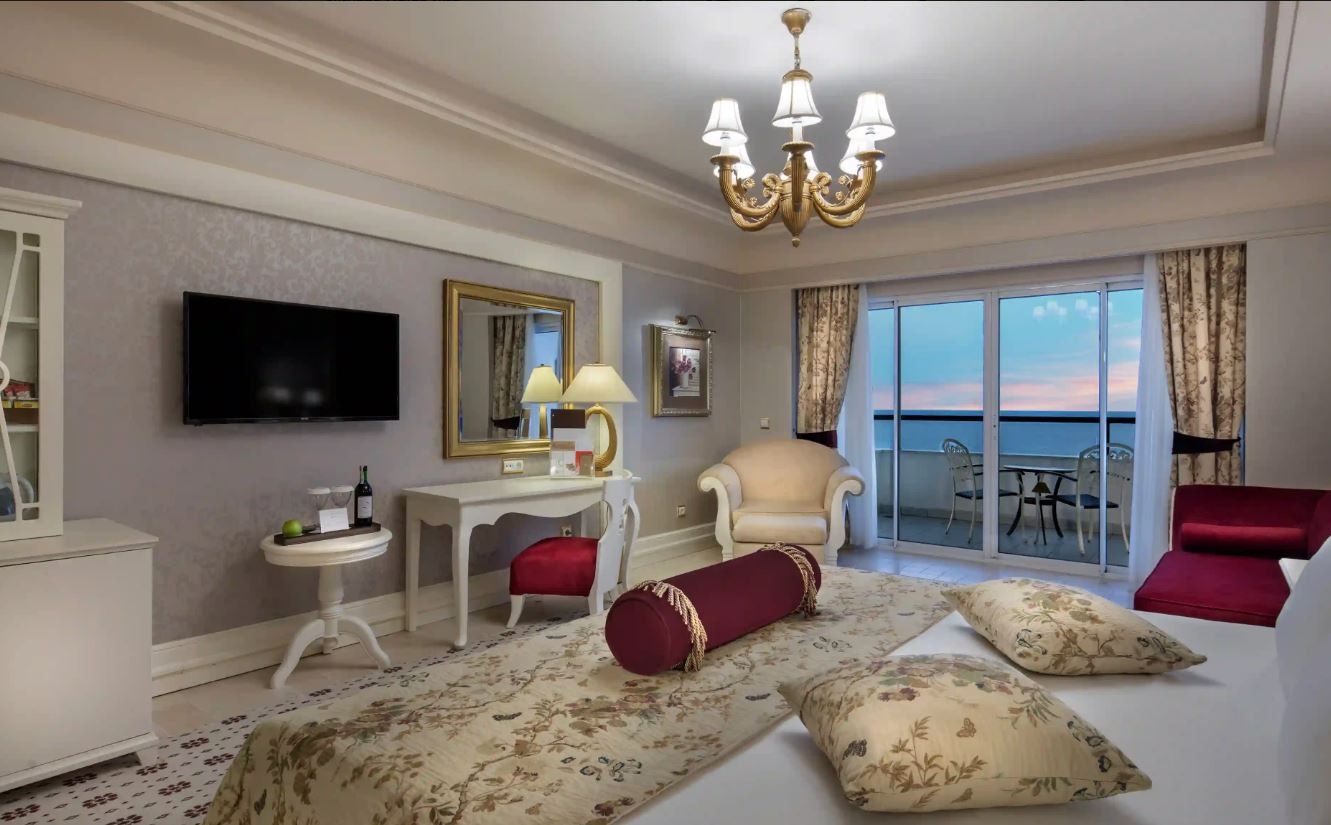 rooms-deluxe-room-sea-view--venezia-building-