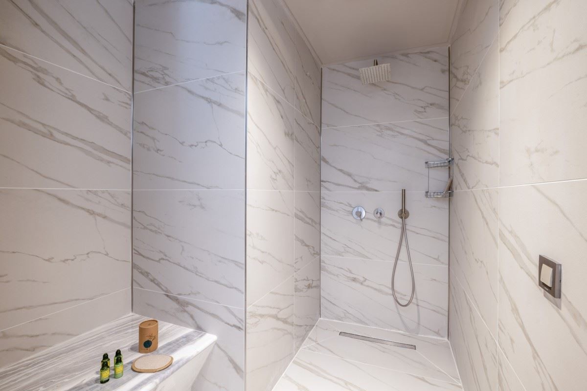 rooms-luna-suite-sea-view-venezia-building-6th-floor