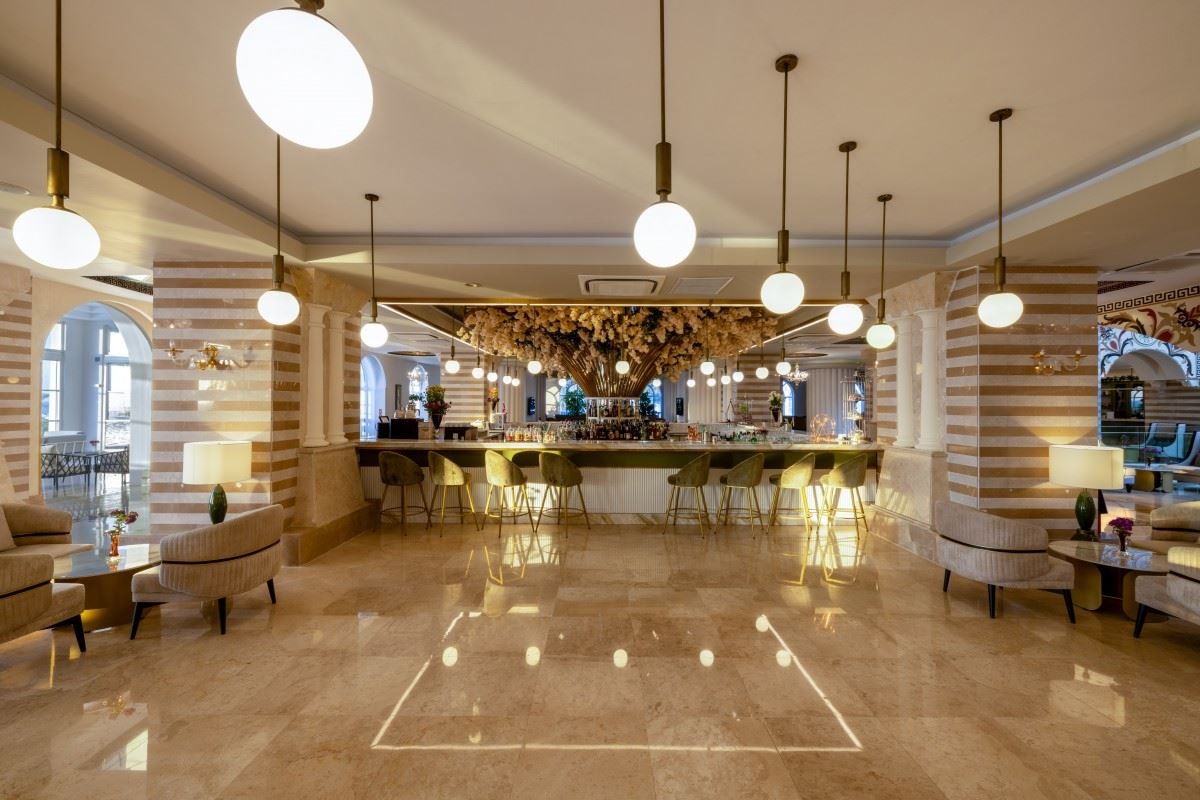 bars-excel-lobby-bar