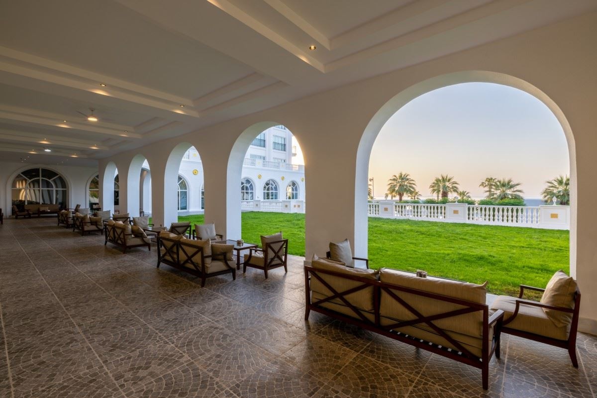 bars-excel-lobby-bar