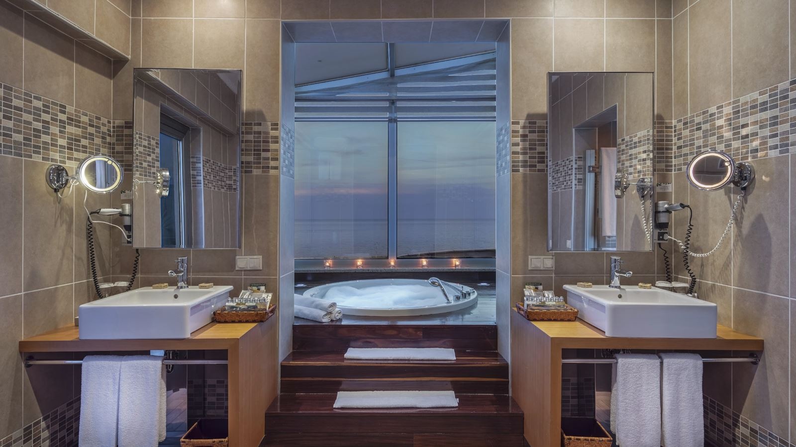 rooms-king-suite
