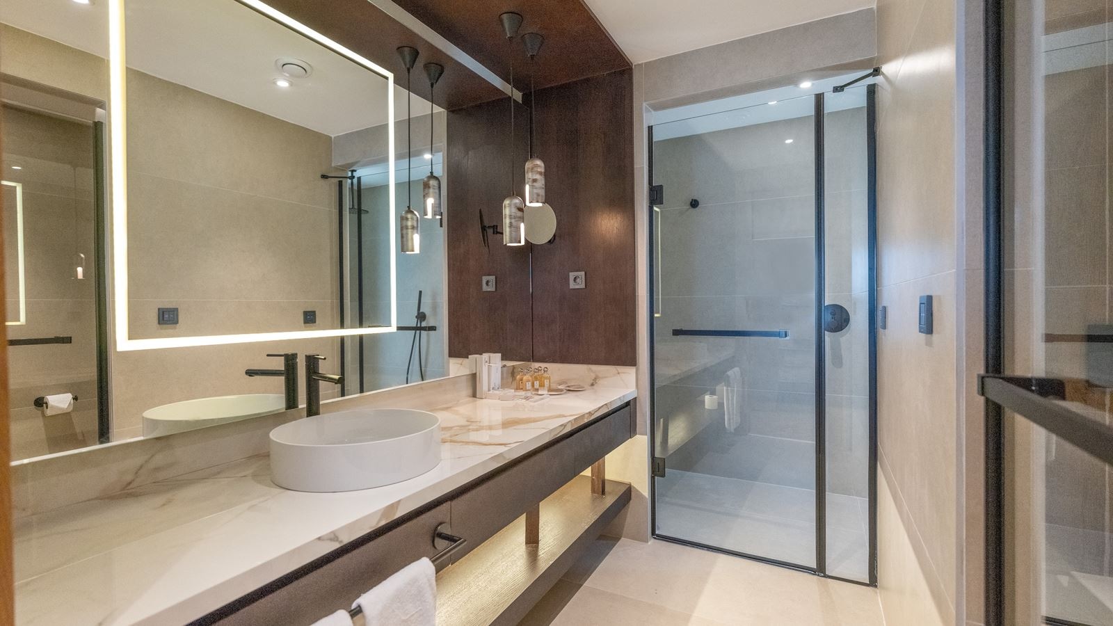 rooms-bougain-villa