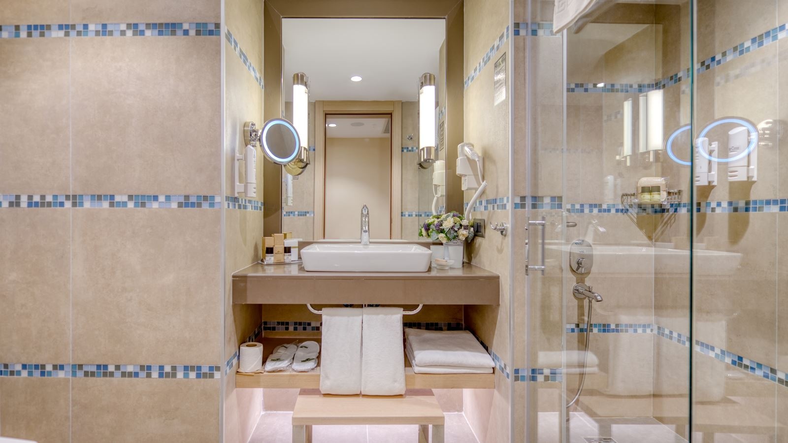 rooms-deluxe--swimup-suites