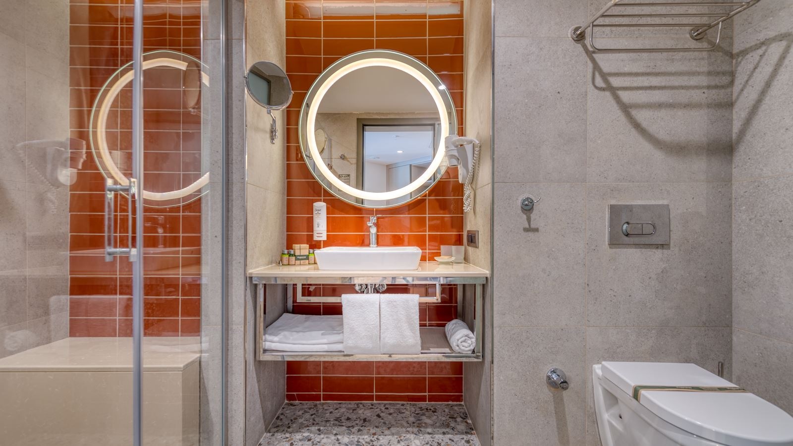 rooms-club-family-room