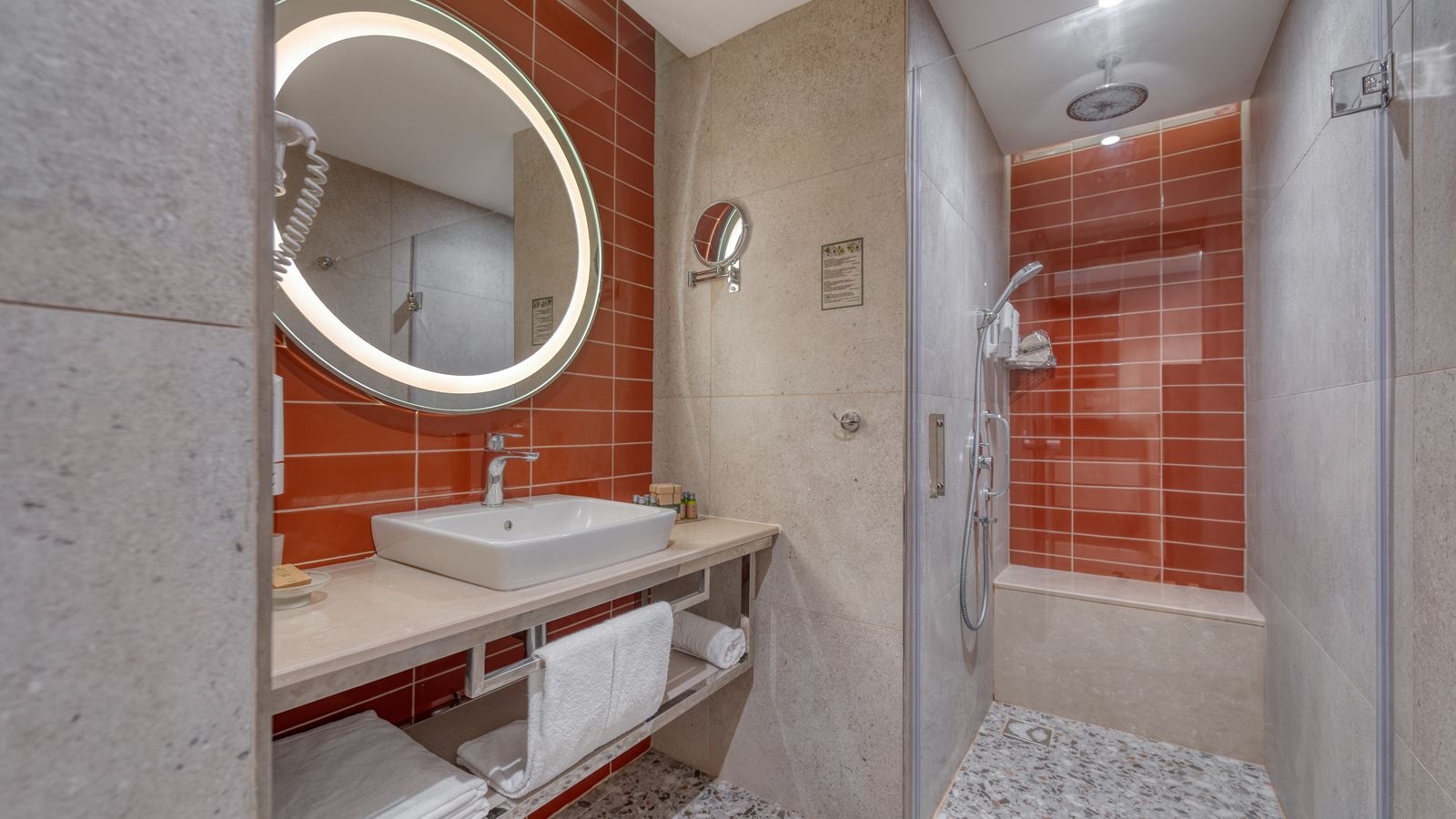 rooms-club-garden-up