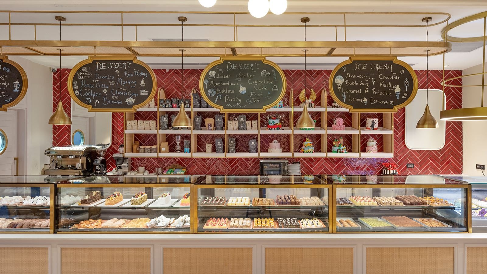 restaurants-la-rouge-patisserie-meydan