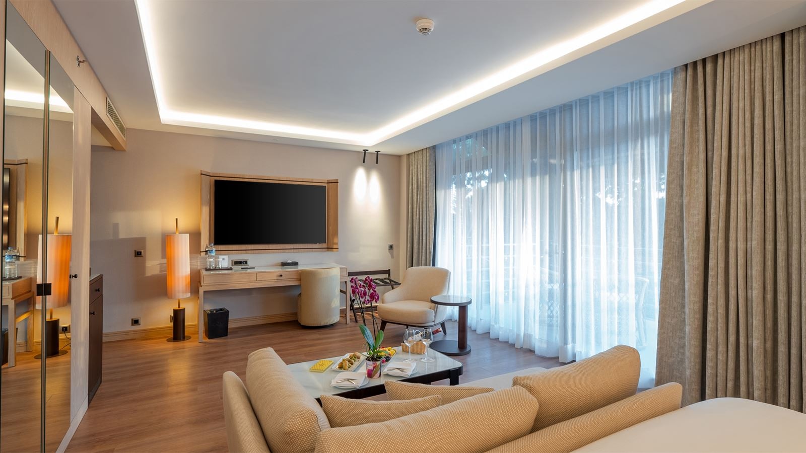 rooms-family-suite-pool-access