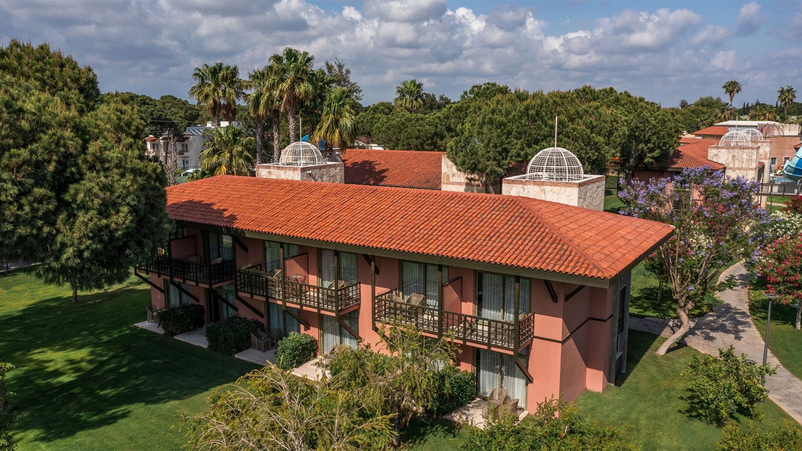 rooms-standard-room-garden-building