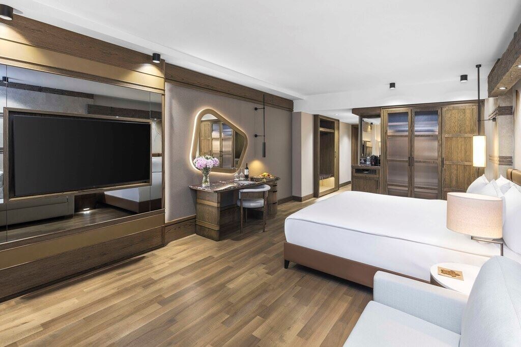 rooms-superior-room-land-view