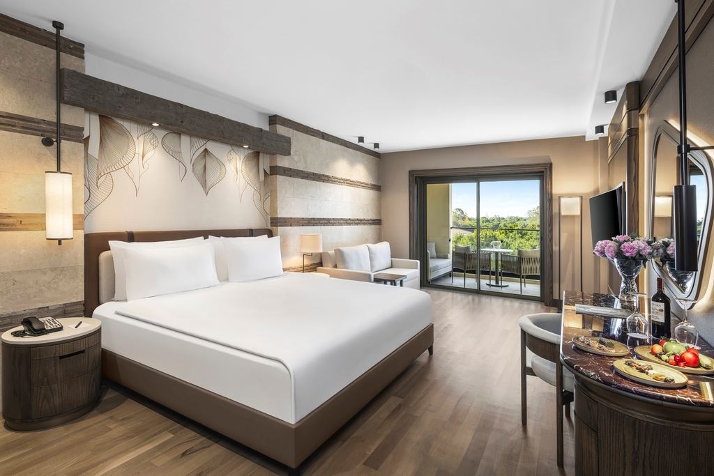 rooms-one-bedroom-suite--golf--view