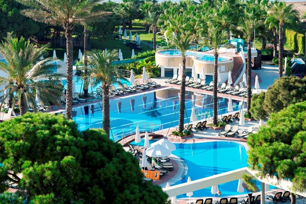 pools-outdoor-pool