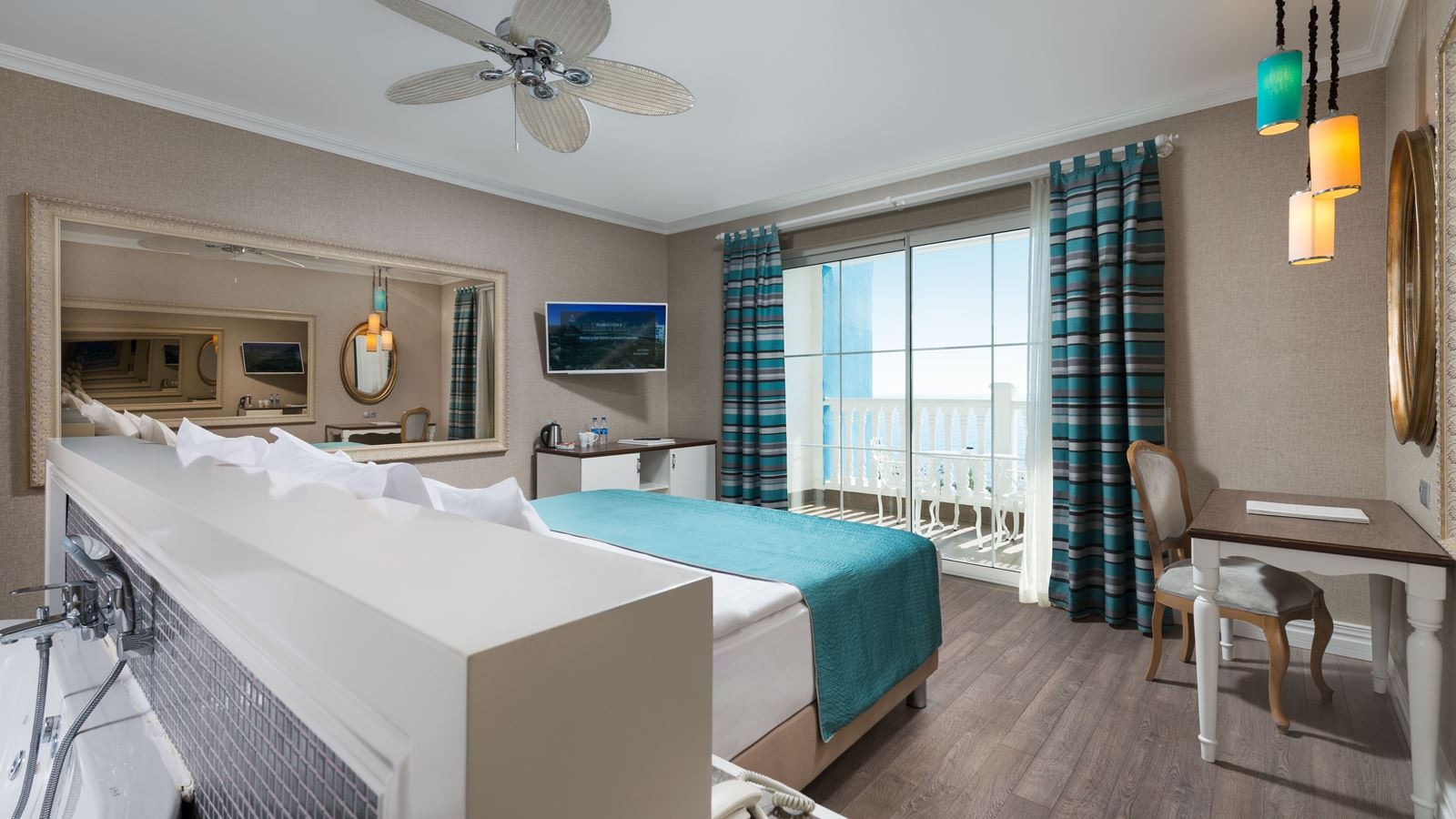 rooms-deluxe-room-with-jakuzzi
